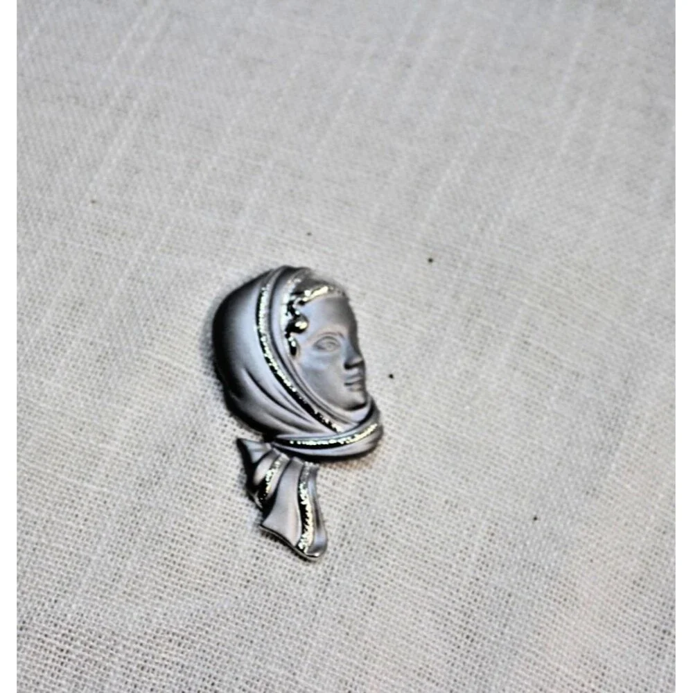 Vintage JJ Pewter Woman Face Brooch Scarfed Lady Pin Matte‎ Silver